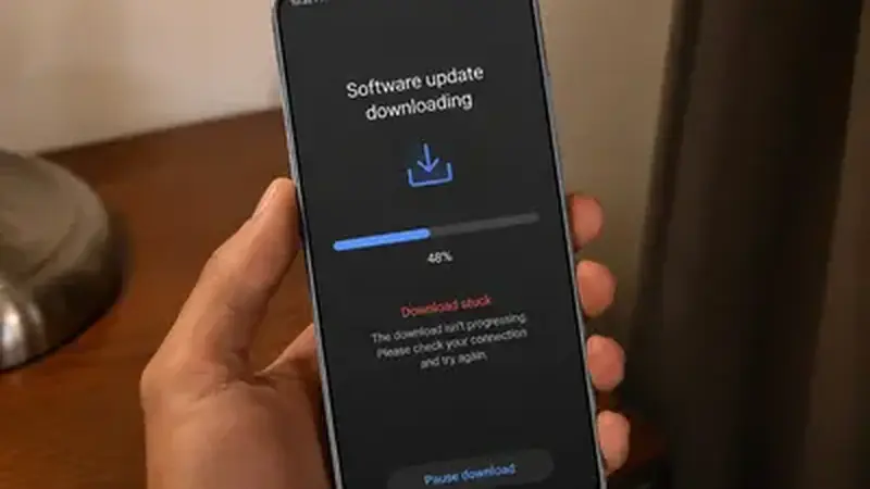 Smartphone showing a download error