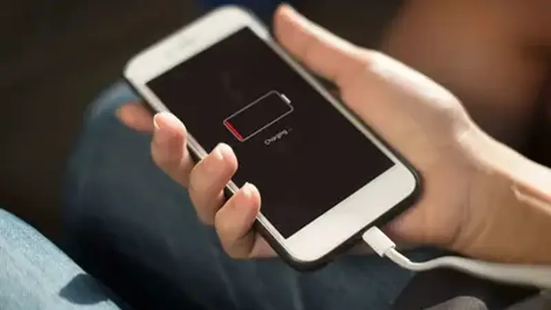 Smartphone with low battery charging